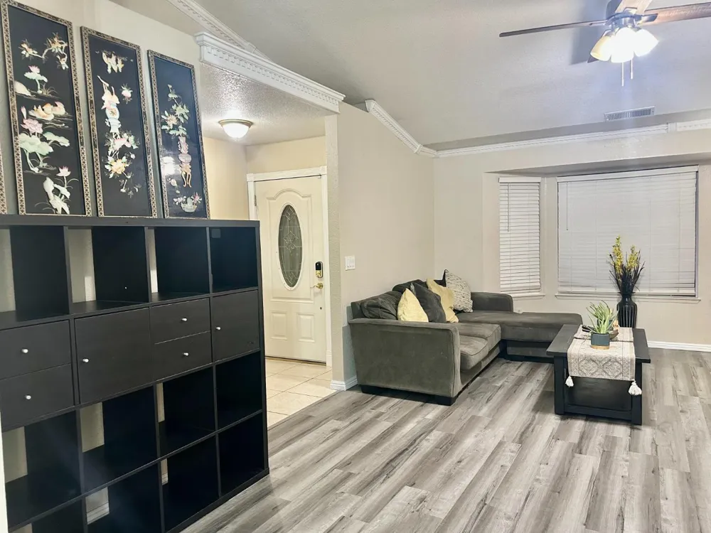 1183 W Glenn Court Porterville, CA 93257