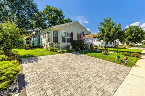 53 Redwood Dr
