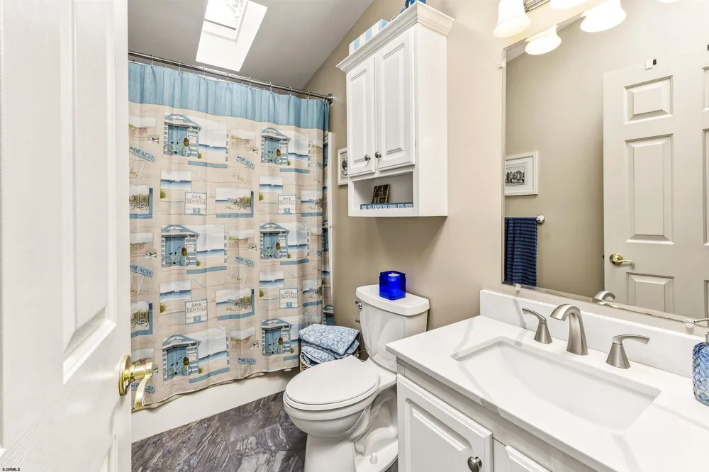 53 Redwood Dr Mays Landing, NJ 08330