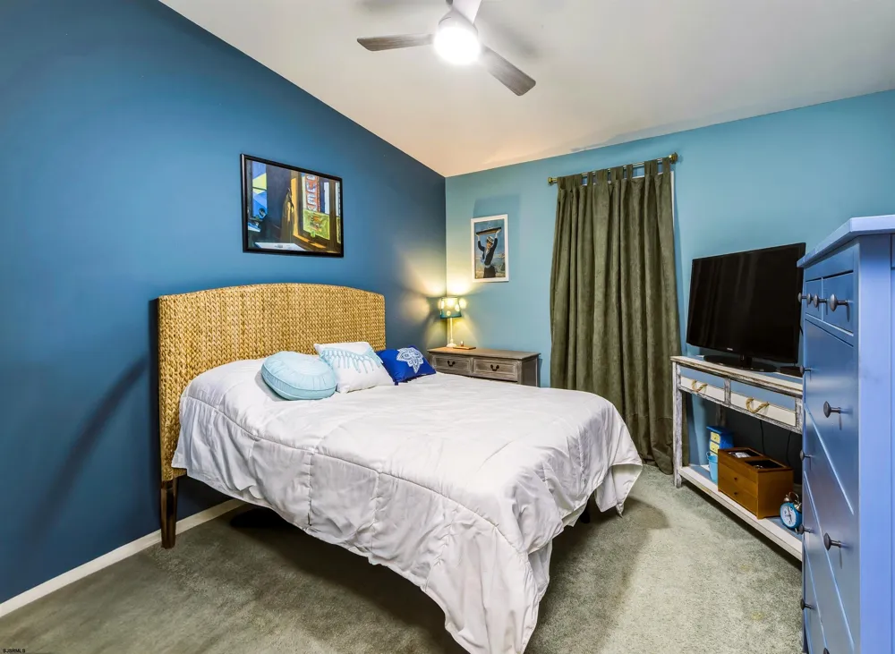 53 Redwood Dr Mays Landing, NJ 08330