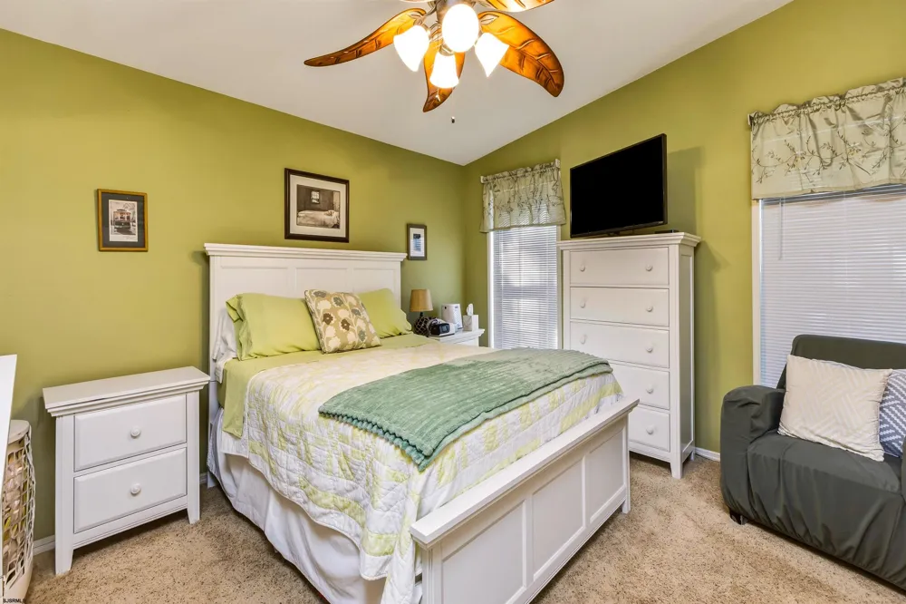 53 Redwood Dr Mays Landing, NJ 08330