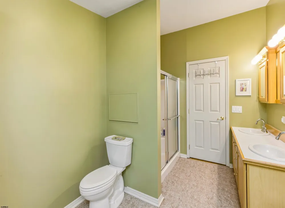 53 Redwood Dr Mays Landing, NJ 08330