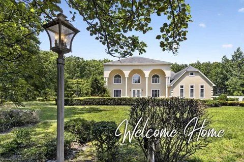 822 E Harlequin Dr