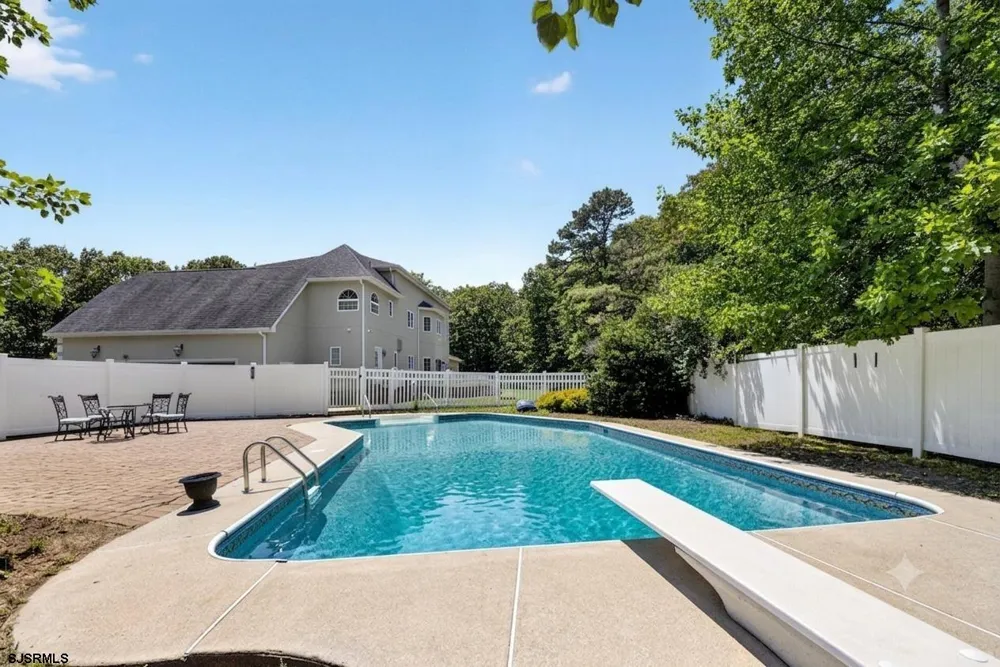 822 E Harlequin Dr Galloway Township, NJ 08205