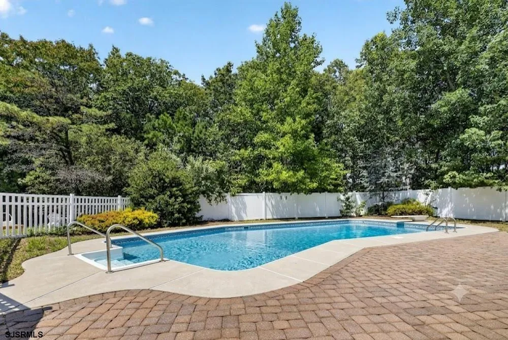 822 E Harlequin Dr Galloway Township, NJ 08205