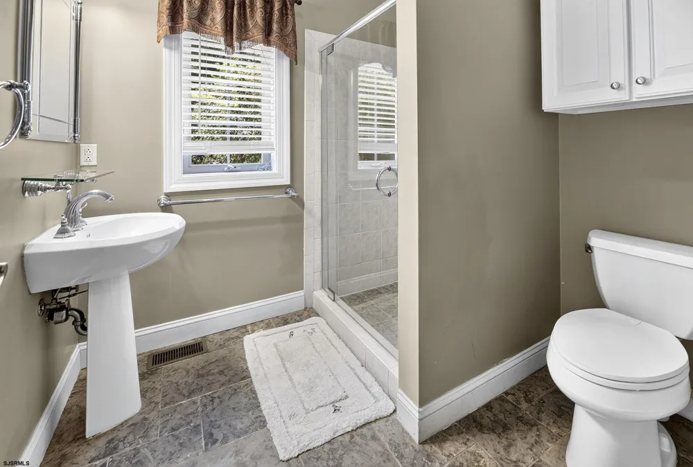 822 E Harlequin Dr Galloway Township, NJ 08205