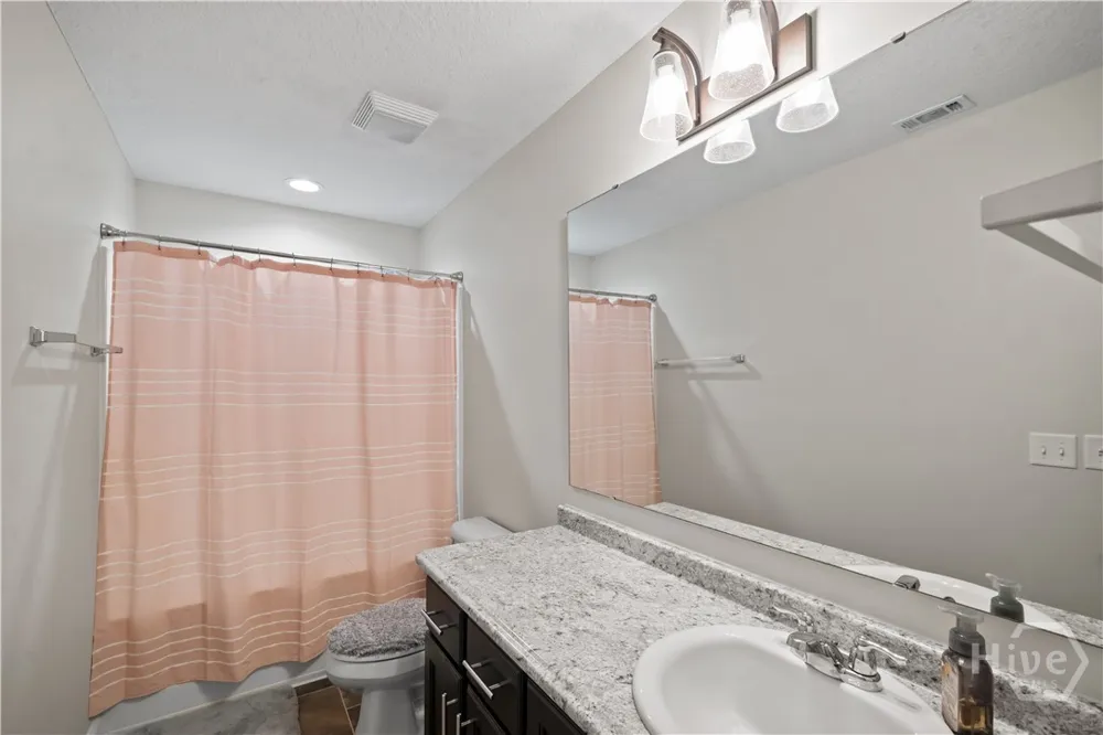 751 Fairview Cir Hinesville, GA 31313