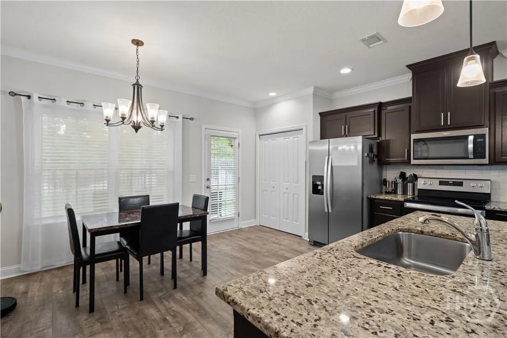 751 Fairview Cir Hinesville, GA 31313