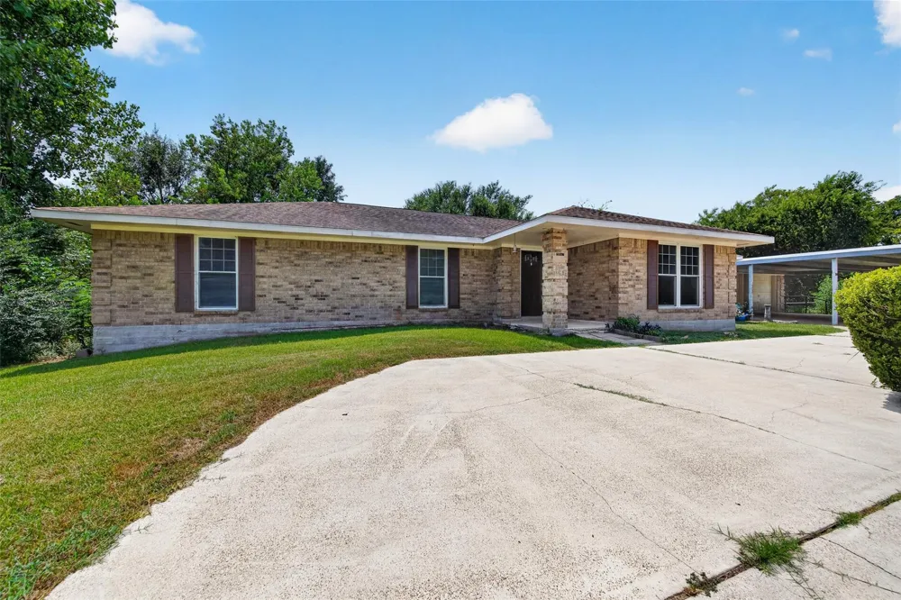 12915 33rd 1/2 Street Santa Fe, TX 77510
