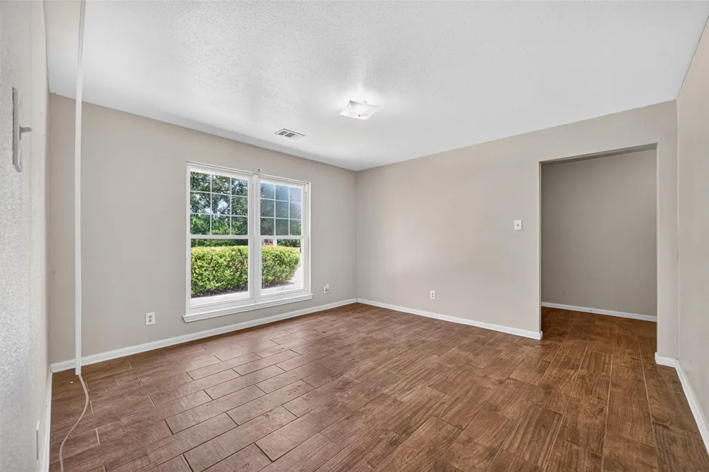 12915 33rd 1/2 Street Santa Fe, TX 77510