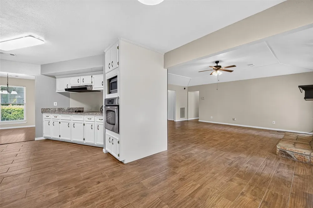 12915 33rd 1/2 Street Santa Fe, TX 77510
