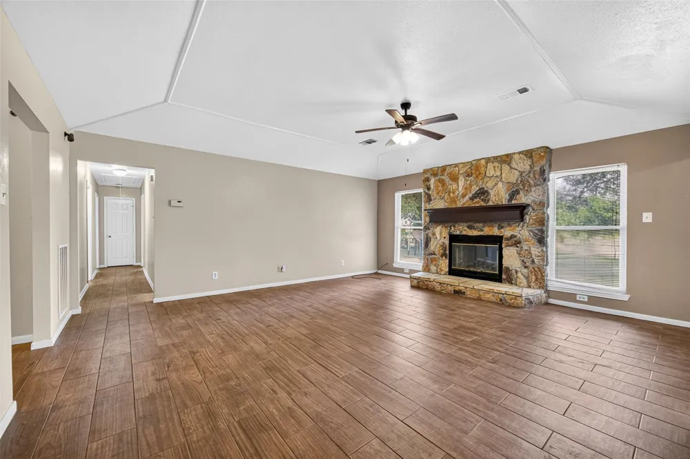 12915 33rd 1/2 Street Santa Fe, TX 77510