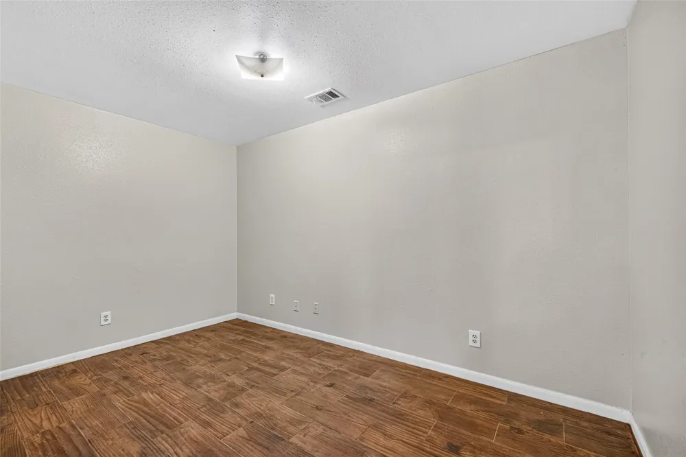 12915 33rd 1/2 Street Santa Fe, TX 77510
