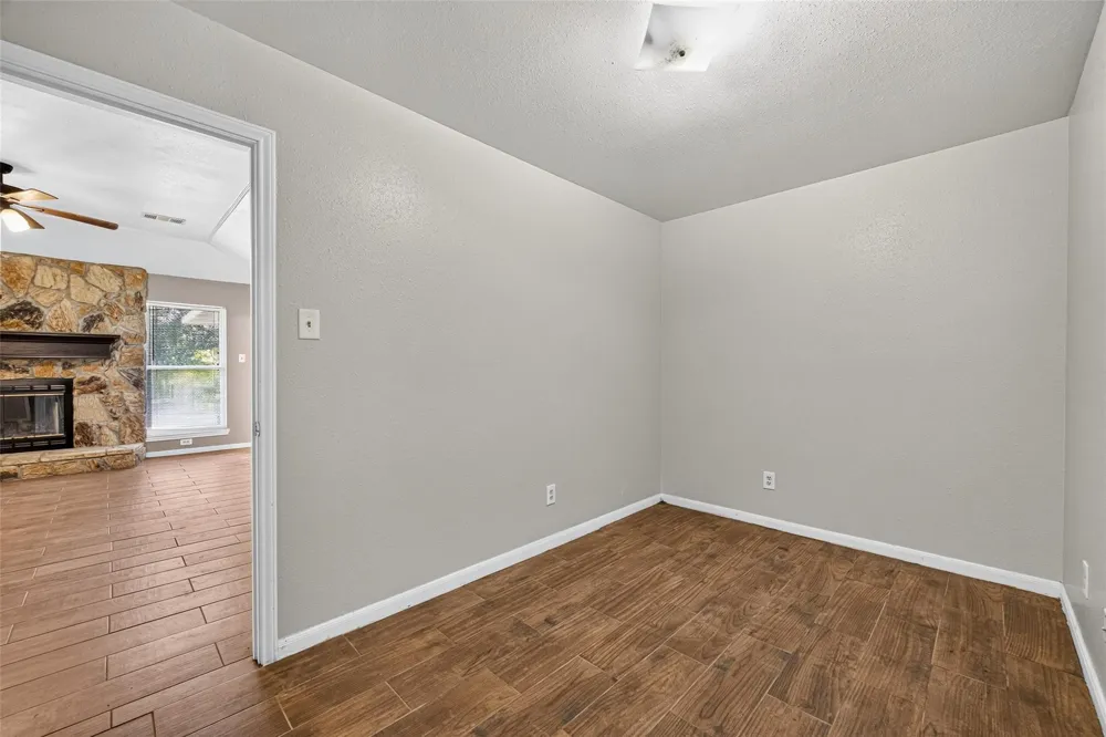 12915 33rd 1/2 Street Santa Fe, TX 77510