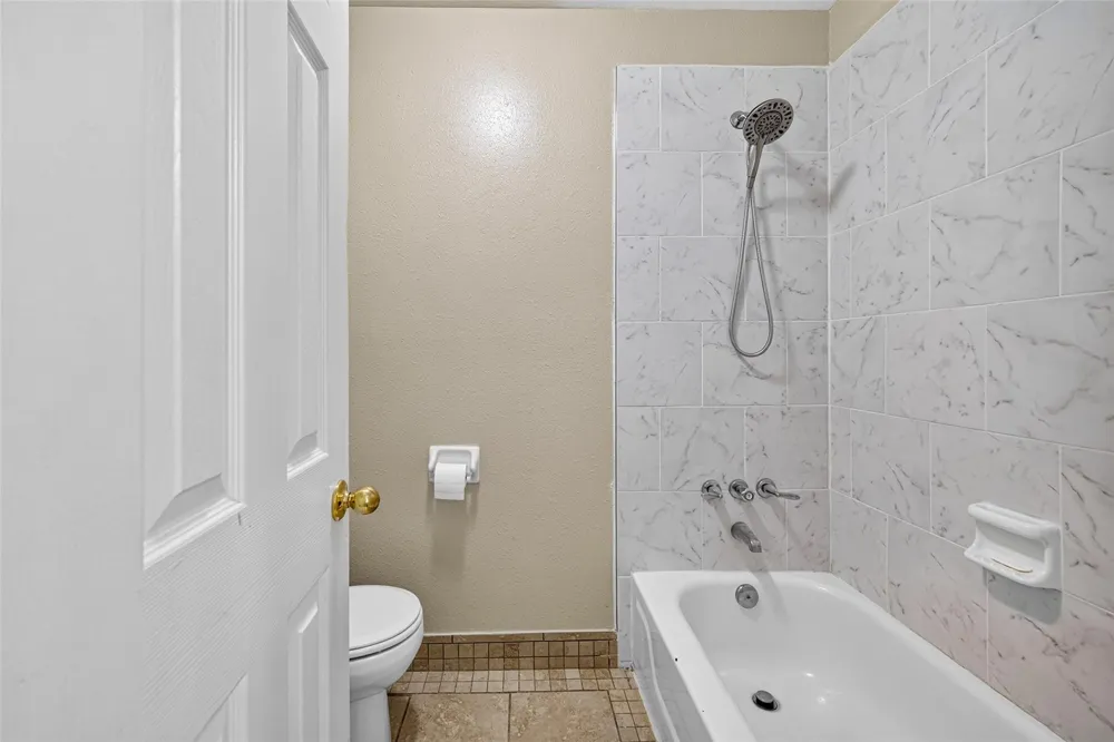 12915 33rd 1/2 Street Santa Fe, TX 77510