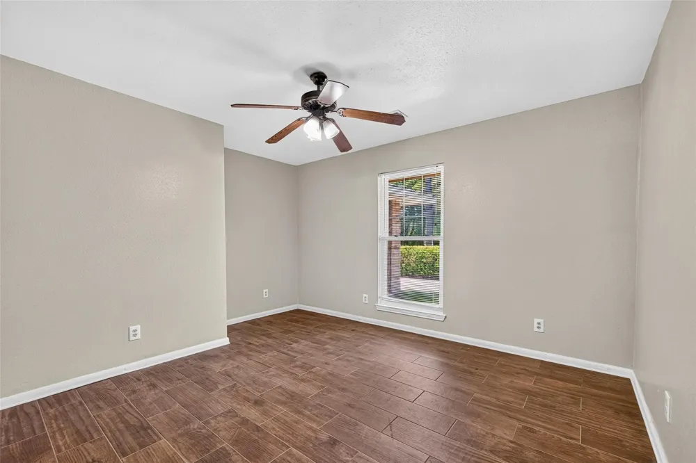 12915 33rd 1/2 Street Santa Fe, TX 77510