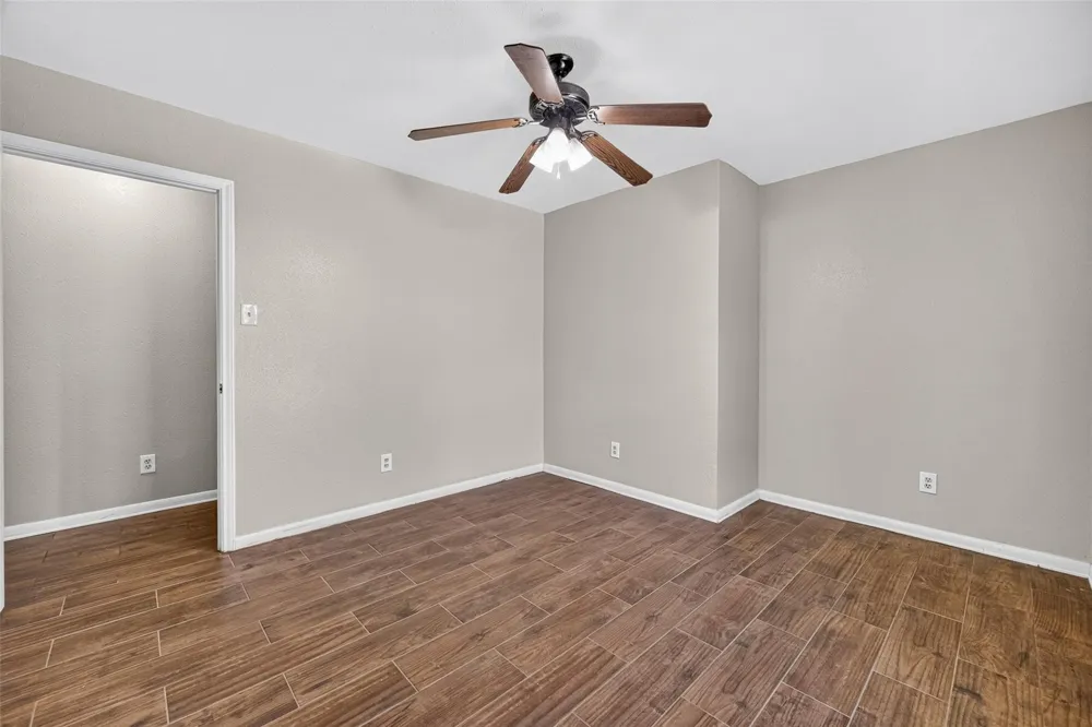 12915 33rd 1/2 Street Santa Fe, TX 77510