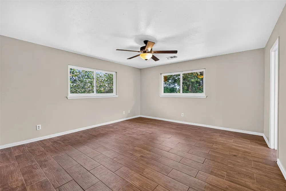 12915 33rd 1/2 Street Santa Fe, TX 77510