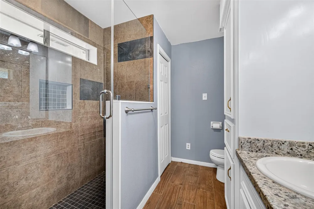 12915 33rd 1/2 Street Santa Fe, TX 77510