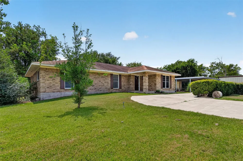 12915 33rd 1/2 Street Santa Fe, TX 77510