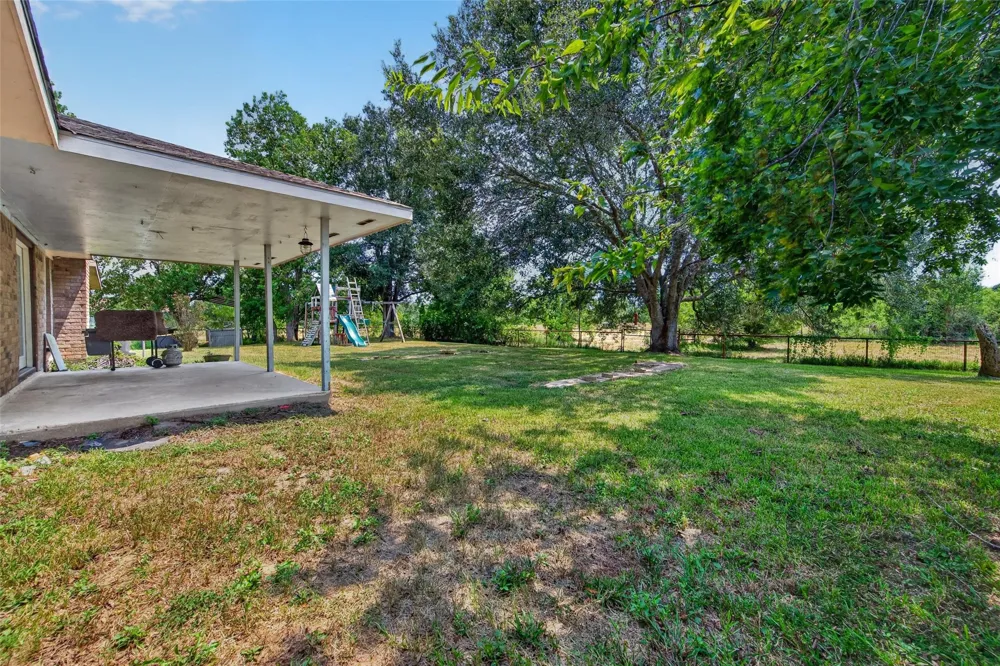 12915 33rd 1/2 Street Santa Fe, TX 77510