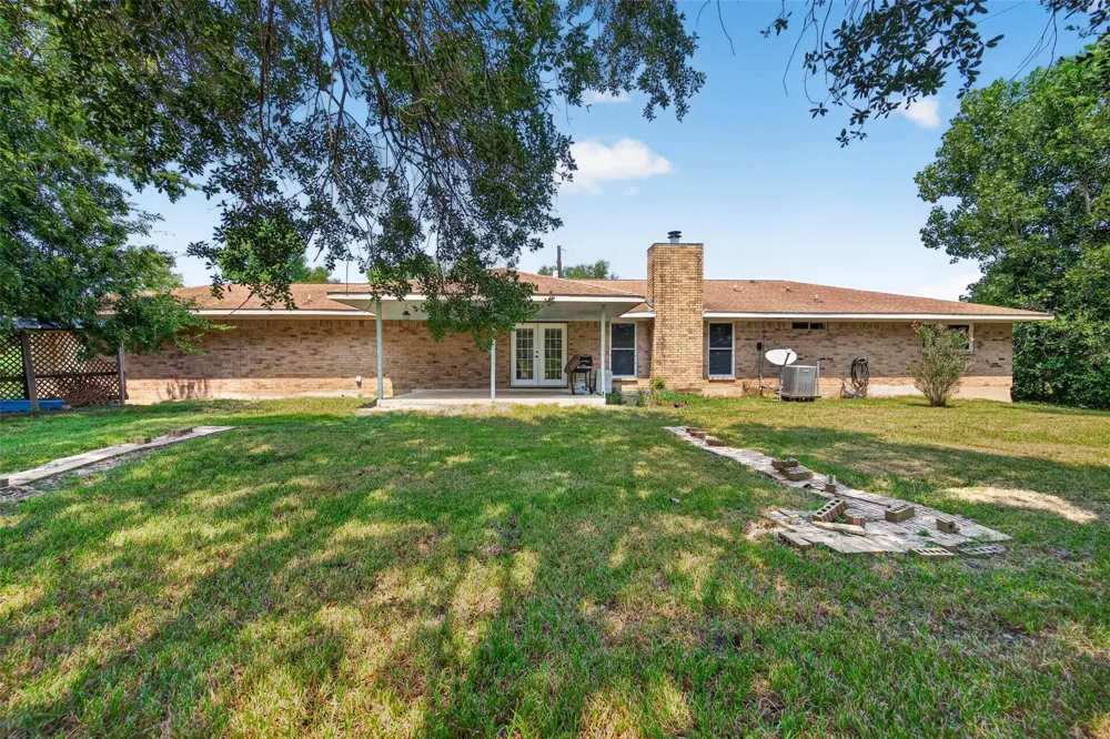 12915 33rd 1/2 Street Santa Fe, TX 77510