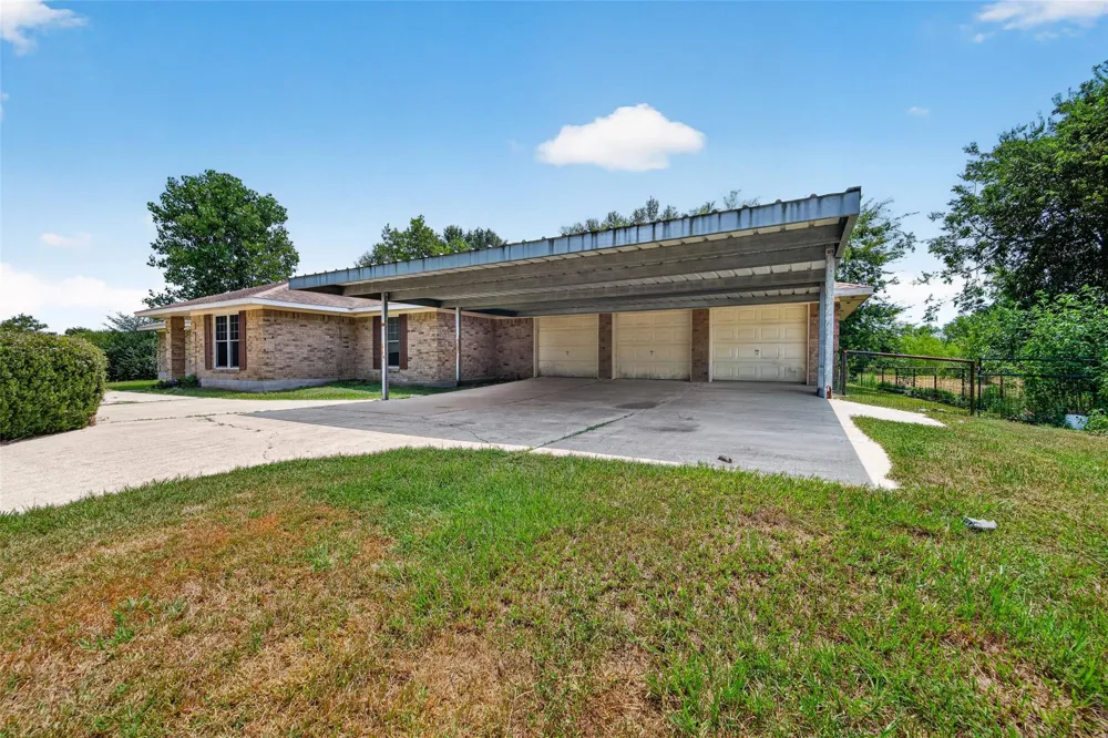 12915 33rd 1/2 Street Santa Fe, TX 77510