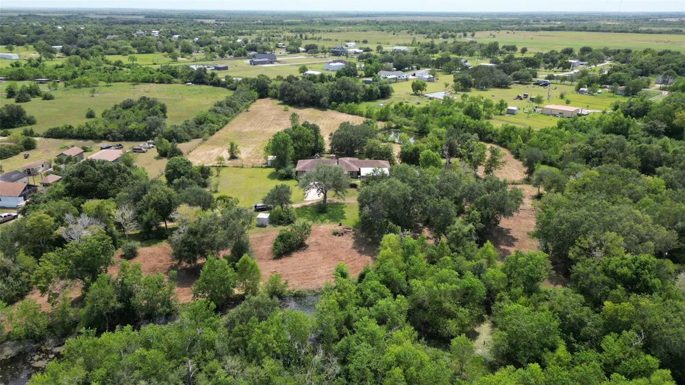12915 33rd 1/2 Street Santa Fe, TX 77510