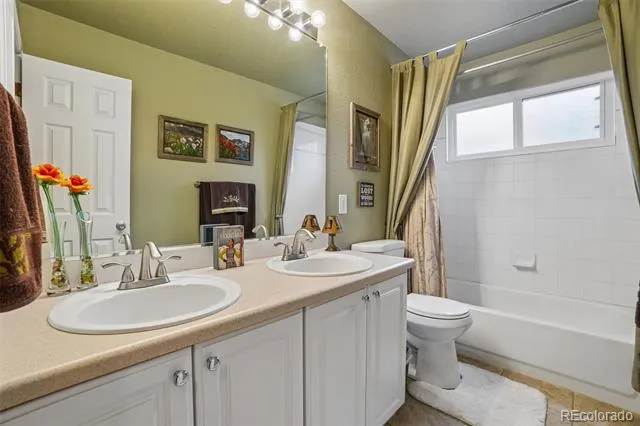 9937 Gwendelyn Place Highlands Ranch, CO 80129