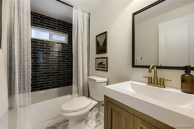 3211 Billings Street Aurora, CO 80011