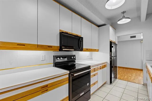 7877 E Mississippi Avenue #402 Denver, CO 80247