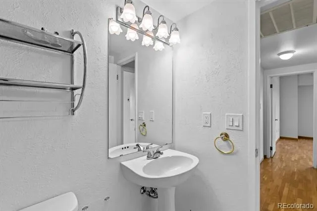 7877 E Mississippi Avenue #402 Denver, CO 80247