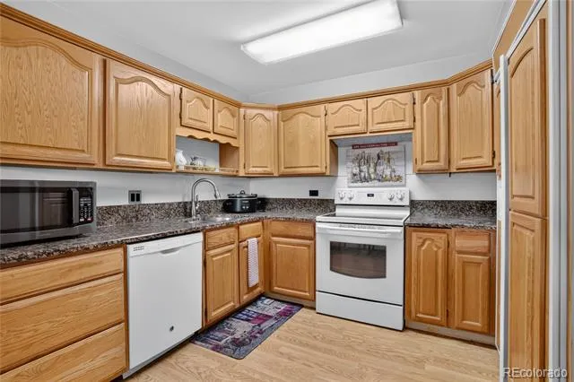 9180 E Center Avenue #6B Denver, CO 80247