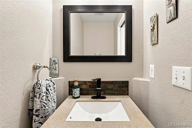 9836 Florence Place Highlands Ranch, CO 80126
