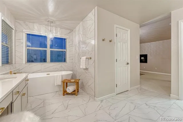 6942 Esperanza Drive Castle Pines, CO 80108
