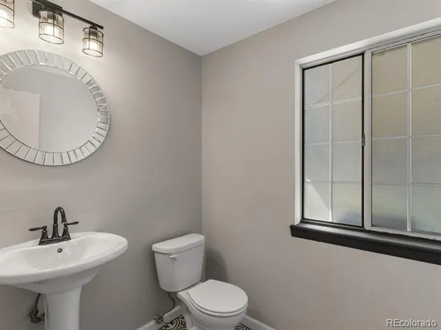 15090 Bolling Drive Denver, CO 80239