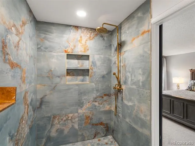 15090 Bolling Drive Denver, CO 80239