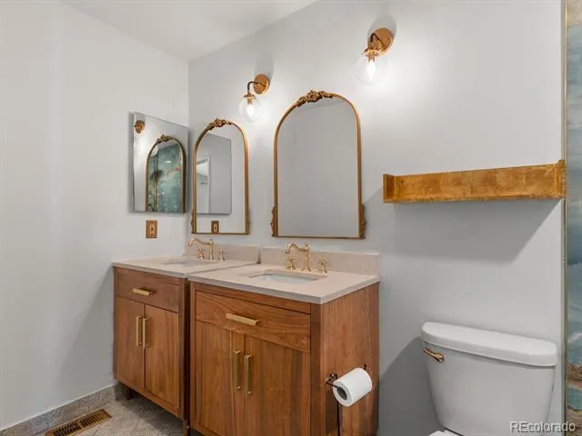 15090 Bolling Drive Denver, CO 80239