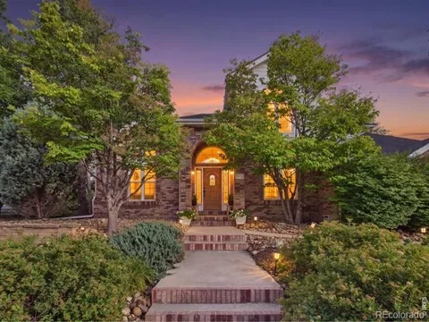 1931 Creekside Drive