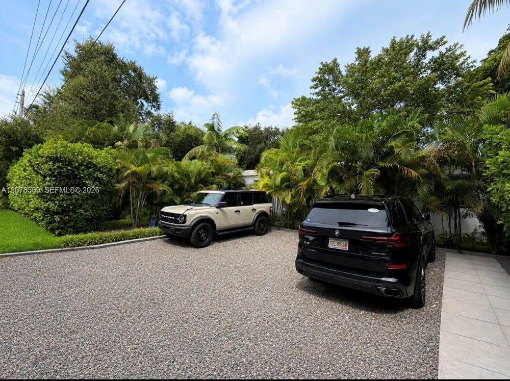 12015 NE 10 Ave Biscayne Park, FL 33161