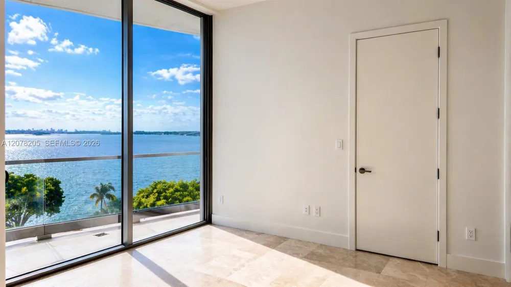 175 SE 25th rd #504 Miami, FL 33131