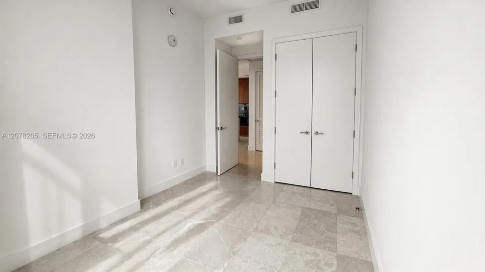 175 SE 25th rd #504 Miami, FL 33131