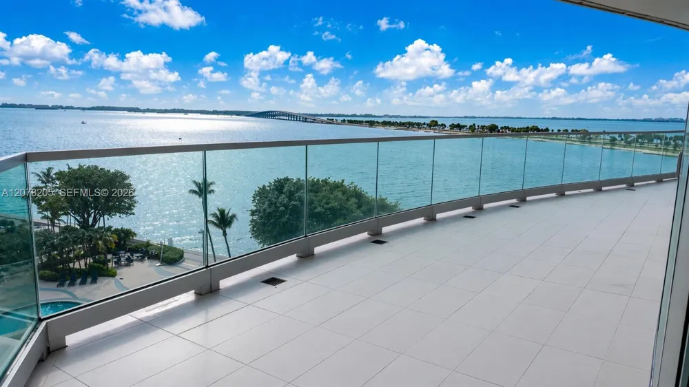 175 SE 25th rd #504 Miami, FL 33131
