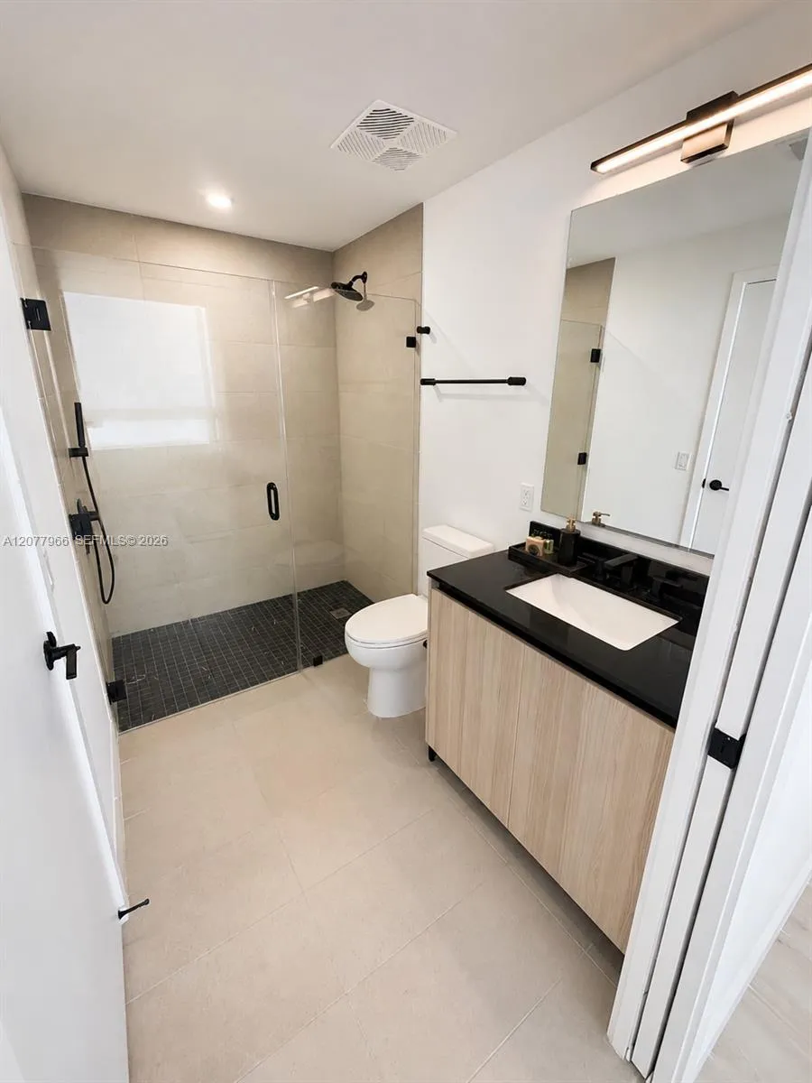 225 Miami Ave #2810 Miami, FL 33128