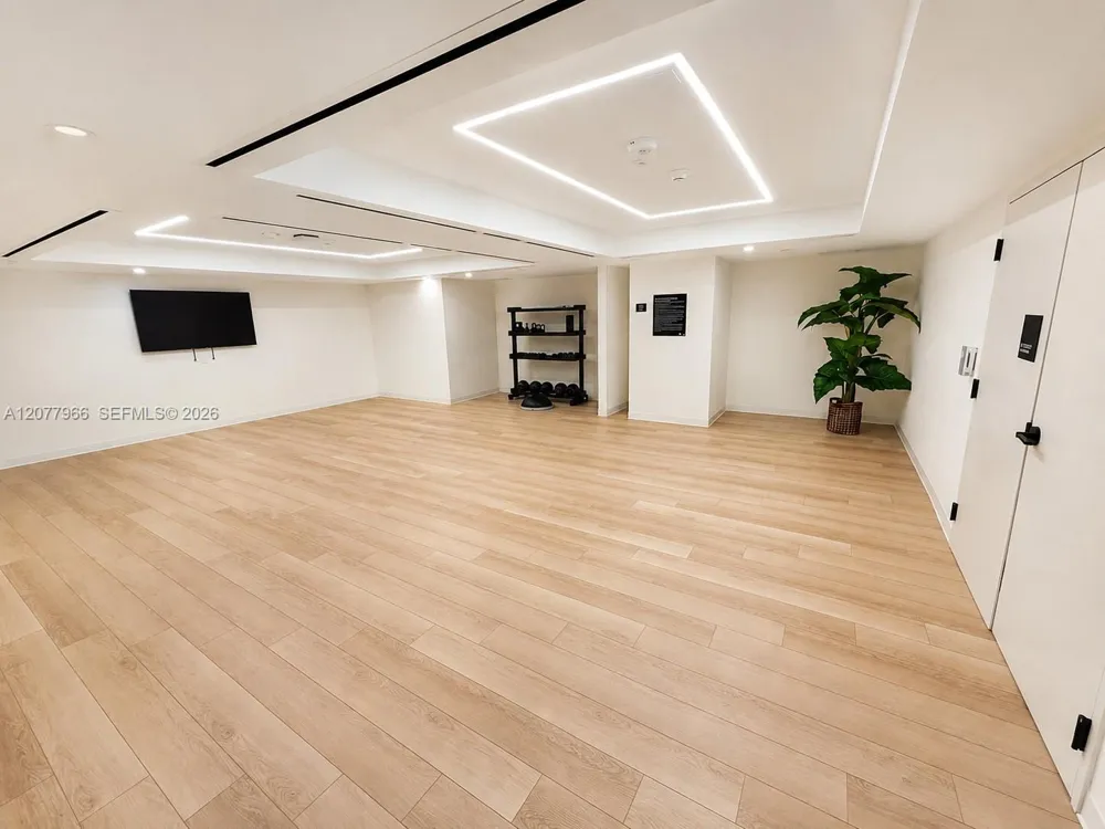 225 Miami Ave #2810 Miami, FL 33128