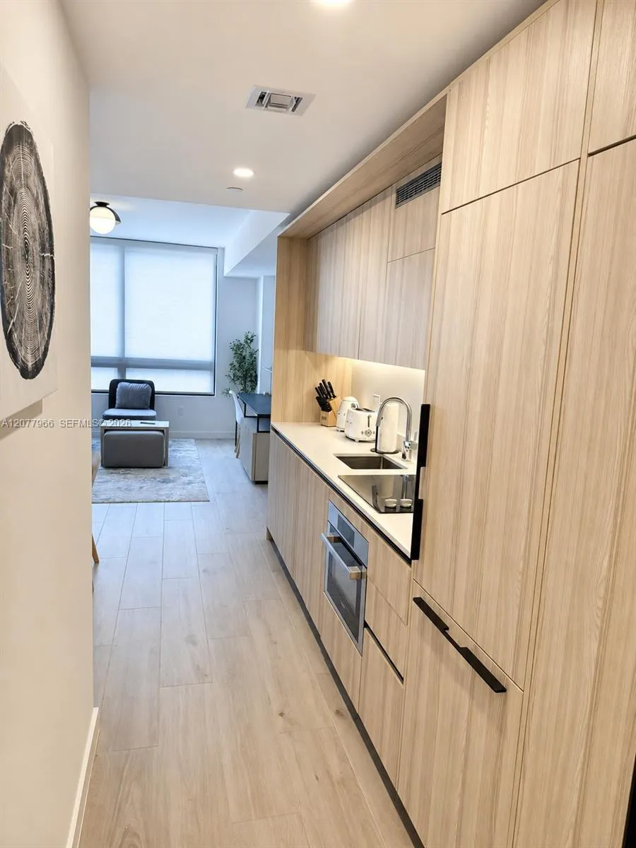 225 Miami Ave #2810 Miami, FL 33128