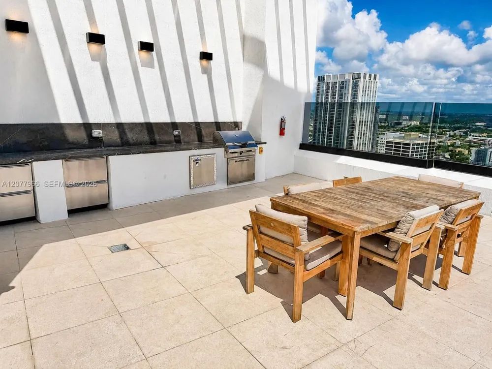 225 Miami Ave #2810 Miami, FL 33128