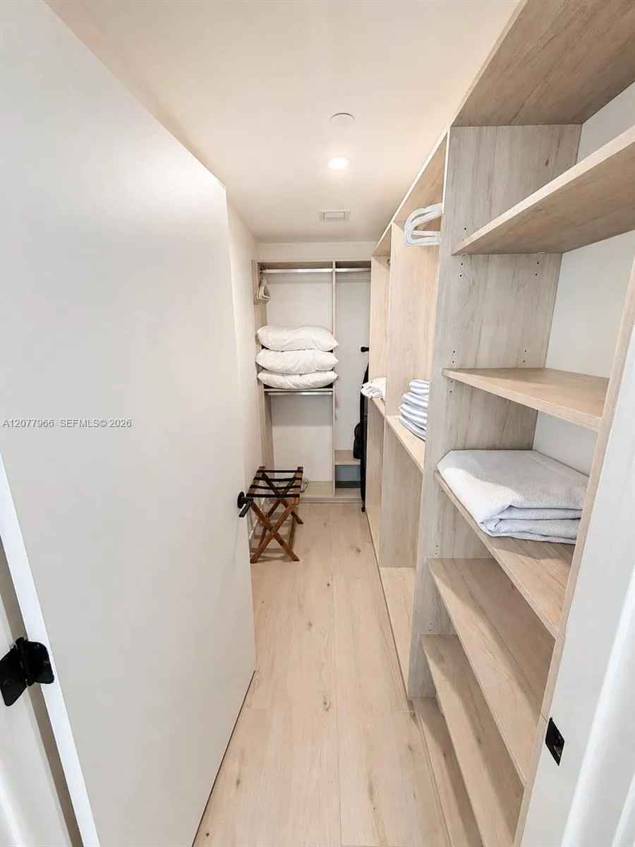 225 Miami Ave #2810 Miami, FL 33128
