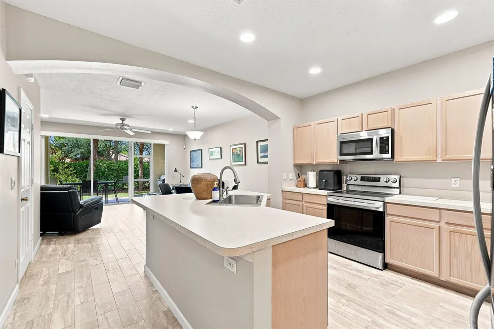 9989 PORTA LEONA LANE Boynton Beach, FL 33472