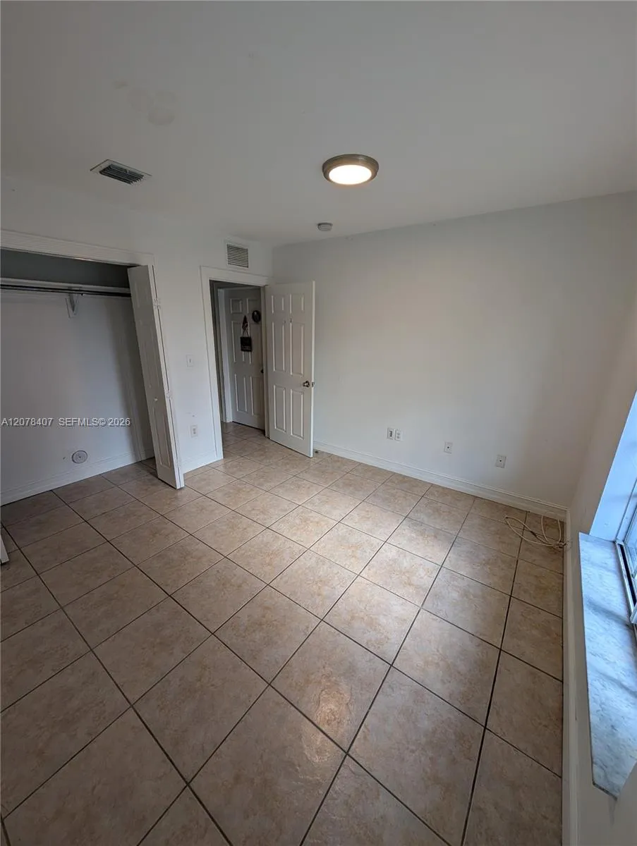 225 NW 53rd St #R Miami, FL 33127